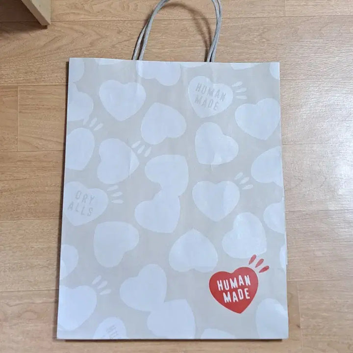 [BUNJANG] Human Made Heart Pattern Paper Shopping Bag Medium / 휴먼메이드 하트 패턴 종이 쇼핑백 M