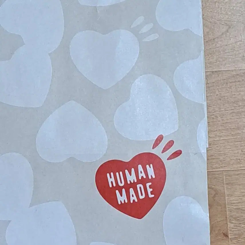[BUNJANG] Human Made Heart Pattern Paper Shopping Bag Medium / 휴먼메이드 하트 패턴 종이 쇼핑백 M