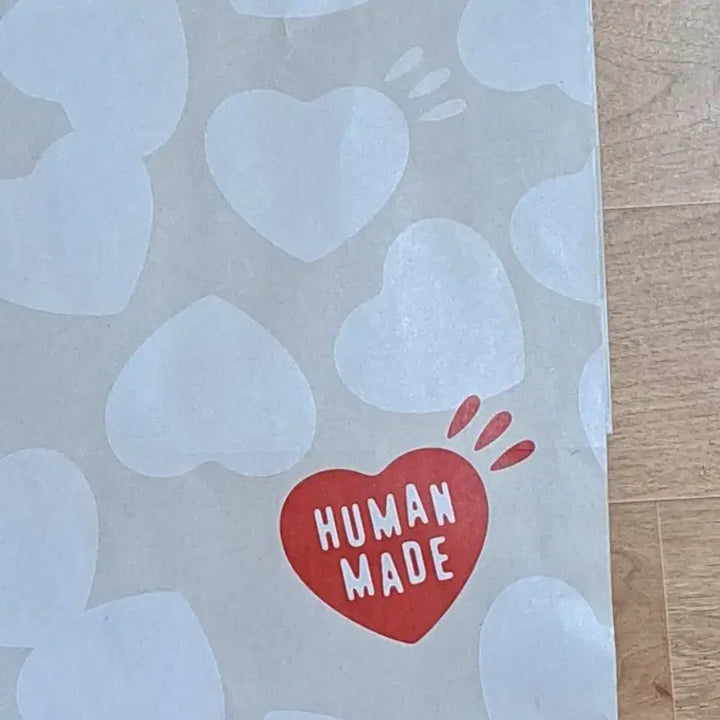 [BUNJANG] Human Made Heart Pattern Paper Shopping Bag Medium / 휴먼메이드 하트 패턴 종이 쇼핑백 M