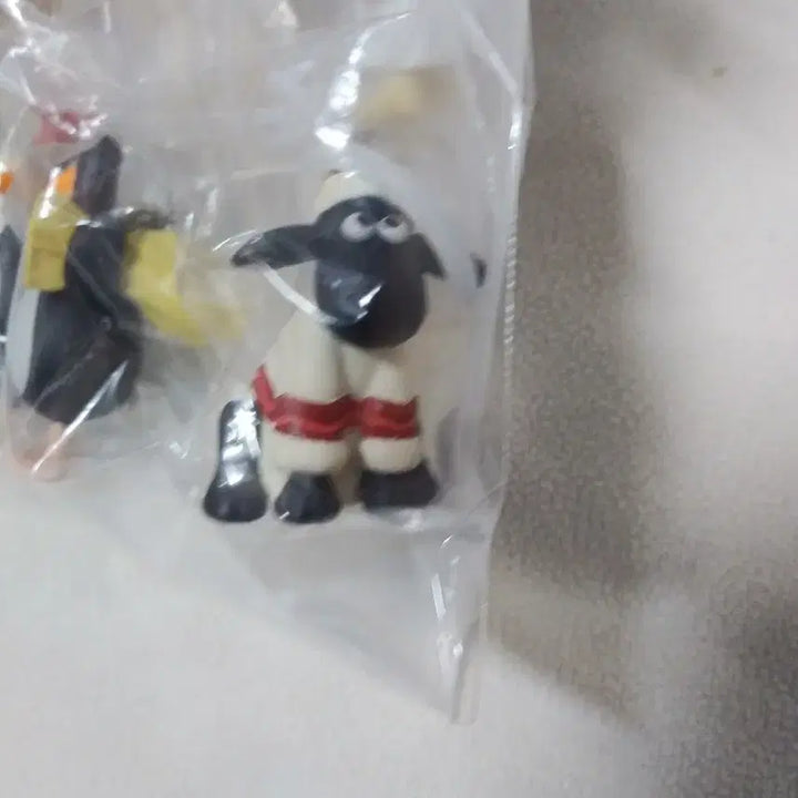 [BUNJANG] Wallace &amp; Gromit Mezurushi Keychain Bandai Gacha / 월레스와 그로밋 메지루시 키링 반다이 가챠