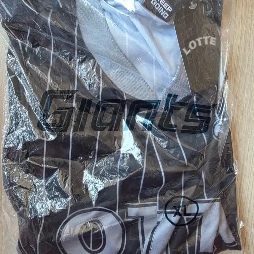 [BUNJANG] Lotte Giants Distribution Classic Uniform XL Sealed New / 롯데 자이언츠 배포물 클래식 유니폼 XL 미개봉 새상품