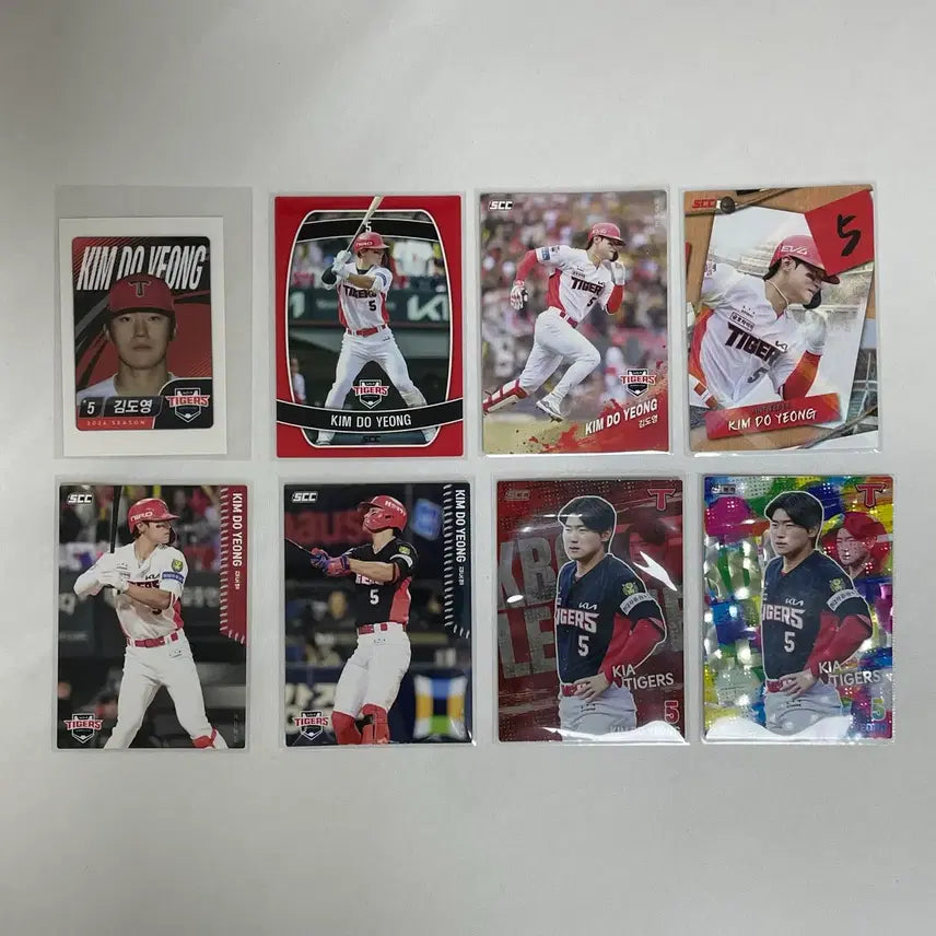 [BUNJANG] Kim Do-young KBO Card &amp; Ddeubuseal Bundle Set / [김도영 세트] 기아 김도영 굿즈 KBO카드 롯데웰푸드 띠부씰 전체 일괄