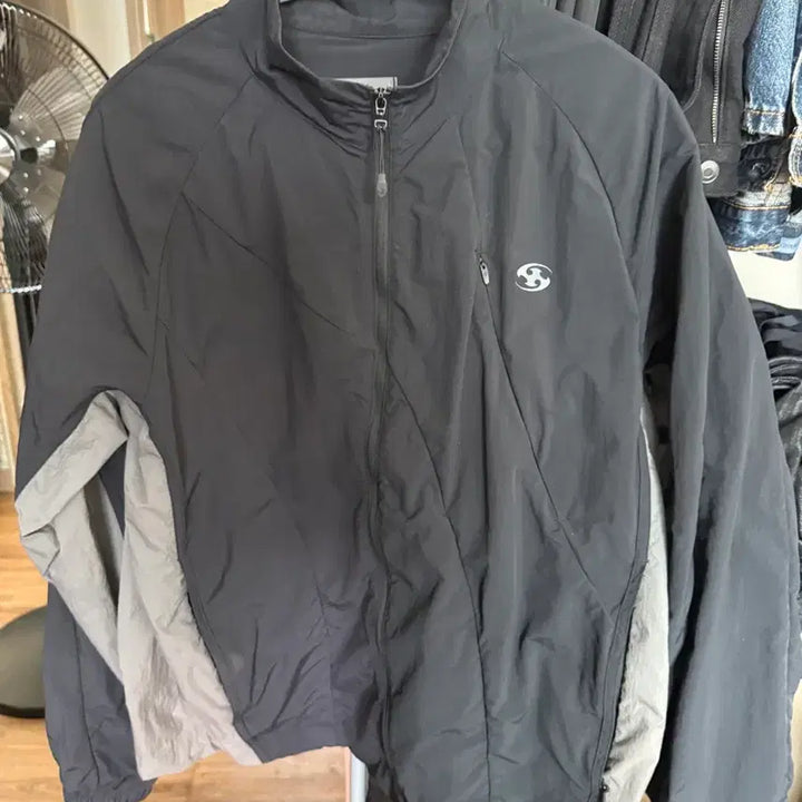 [BUNJANG] Sansan Gear Windbreaker Size 1 / 산산기어 바람막이 1사이즈