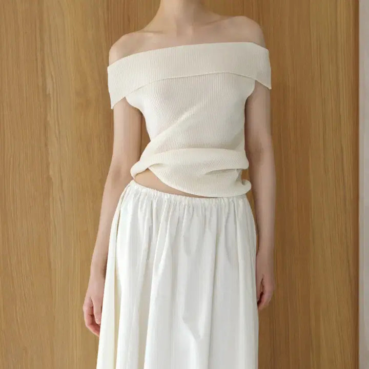 [BUNJANG] Carriere Off Shoulder Knit Top / carriere 케리에르 오프숄더 니트 탑
