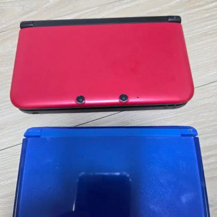 [BUNJANG] Nintendo 3DS (Blue and Black) - Pre-installed with Pokémon Transporter and Pokémon Bank / 3ds 판매합니다