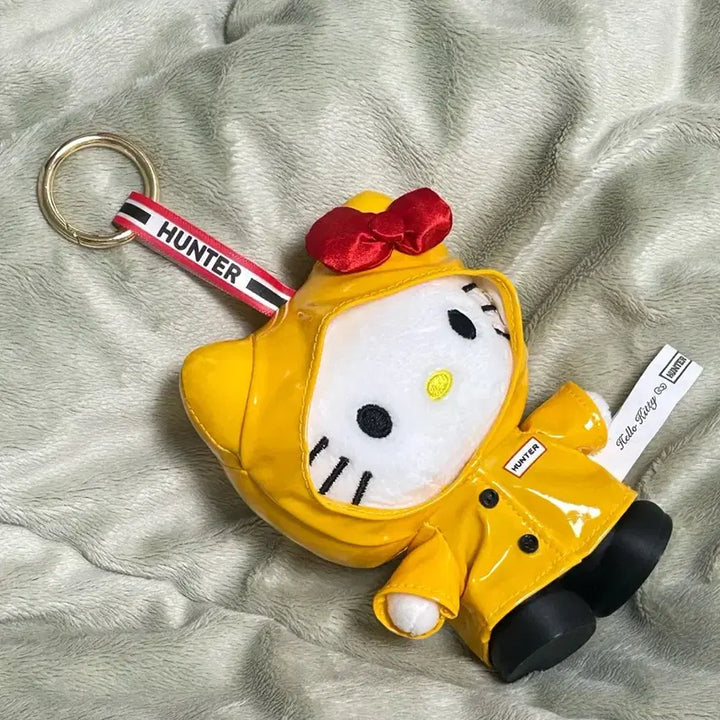 [SOLD OUT] 새상품) 헬로키티 헌터 우비 콜라보 인형 키링