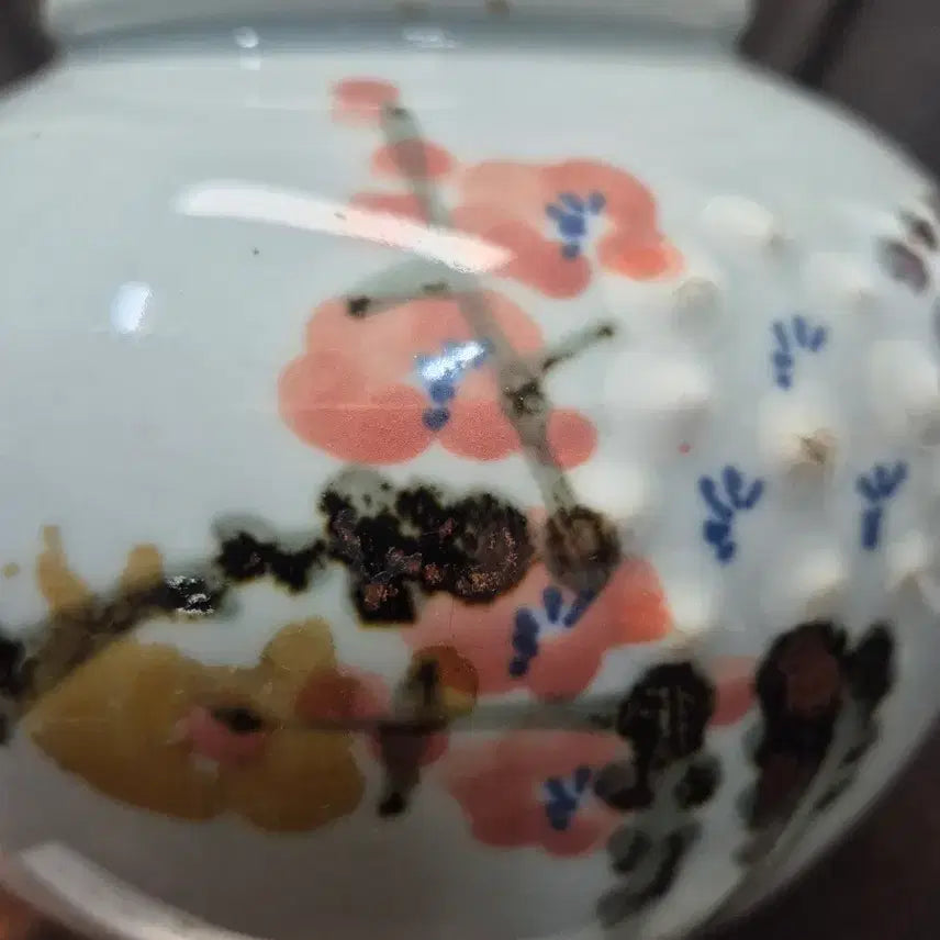 [BUNJANG] Small Iron-Painted White Porcelain Vase with Plum Blossom Design / 자그마한 철화백자 매화문양 도자기