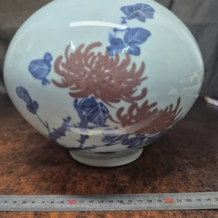 [BUNJANG] Iron-Painted White Porcelain Vase with Chrysanthemum Motif / 국화문양 철화백자  무늬 도자기