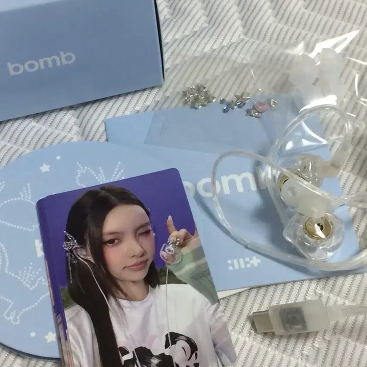 [BUNJANG] ILLIT Bomb In-Ear Earphone Album Full Set / 아일릿 bomb 인이어 이어폰 앨범 풀셋