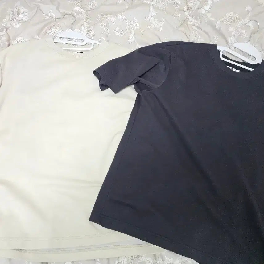 [BUNJANG] Uniqlo AIRism Cotton Oversized Crew Neck T-Shirt XL (2-Pack) / 유니클로 AIRism코튼오버사이즈크루넥T XL 2벌 일괄 판매