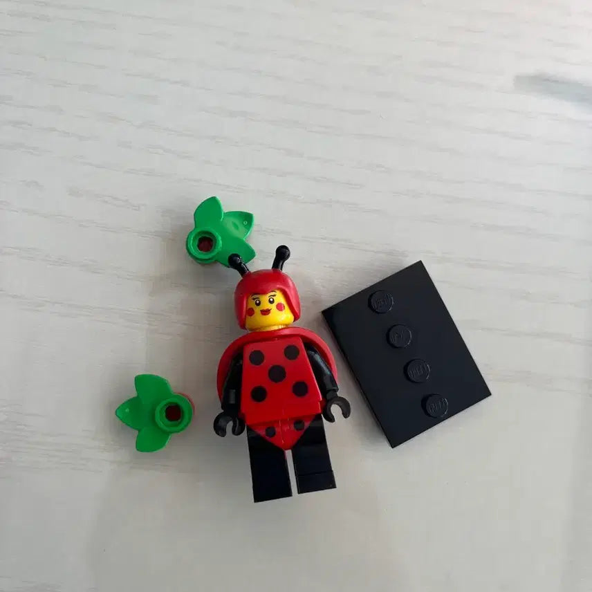[BUNJANG] Lego Minifigure Ladybug Costume / 레고 미피 무당벌레 알바
