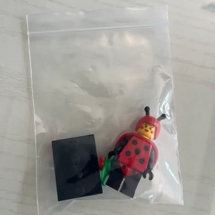 [BUNJANG] Lego Minifigure Ladybug Costume / 레고 미피 무당벌레 알바