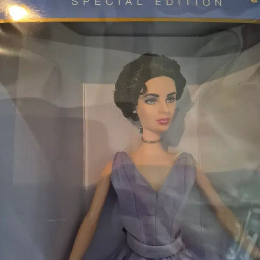 [BUNJANG] Elizabeth Taylor Special Edition Doll / 엘리자베스 테일러 스페셜 에디션 인형