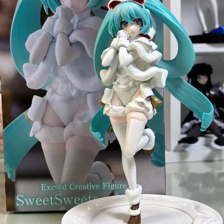 [BUNJANG] Hatsune Miku SweetSweets Figure with Acrylic Stand / 하츠네 미쿠 SweetSweets 피규어 + 아크릴 발판