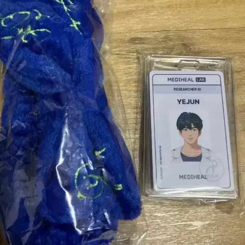 [BUNJANG] PLAVE Medheal Researcher ID &amp; Headband Bundle Set / 플레이브 plave 메디힐 연구원증 헤어밴드 일괄