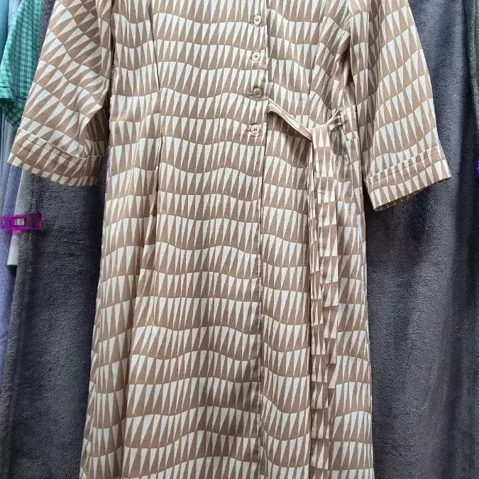 [SOLD OUT] 클로브스 패턴 롱 원피스 베이지