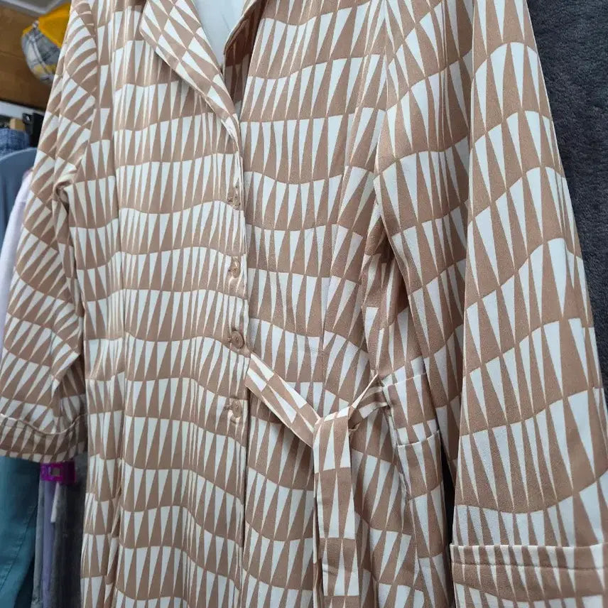 [SOLD OUT] 클로브스 패턴 롱 원피스 베이지