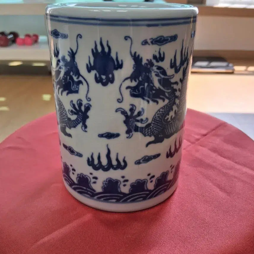 [BUNJANG] Qianlong Period White Porcelain Blue and White Cloud Dragon Motif Brush Pot / 중국 건륭년제 백자청화운룡문필통 입니다