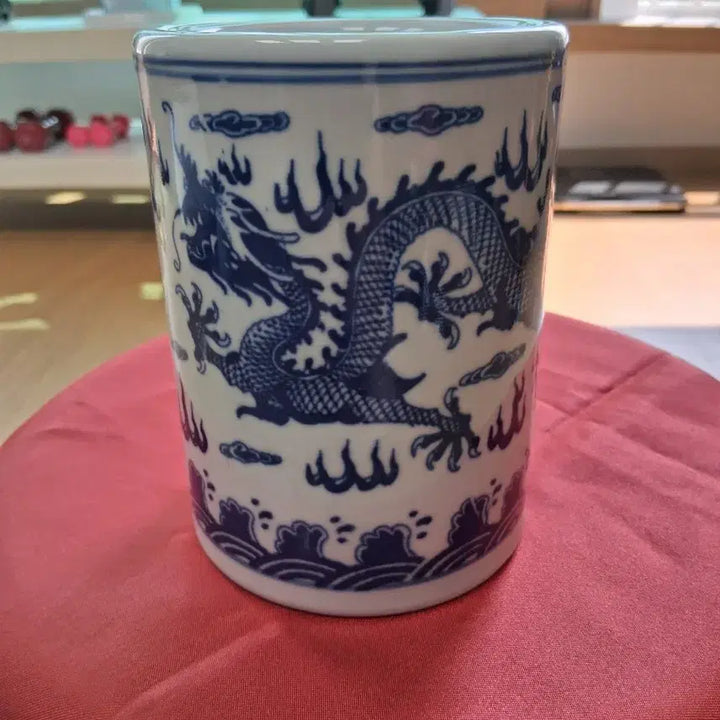 [BUNJANG] Qianlong Period White Porcelain Blue and White Cloud Dragon Motif Brush Pot / 중국 건륭년제 백자청화운룡문필통 입니다