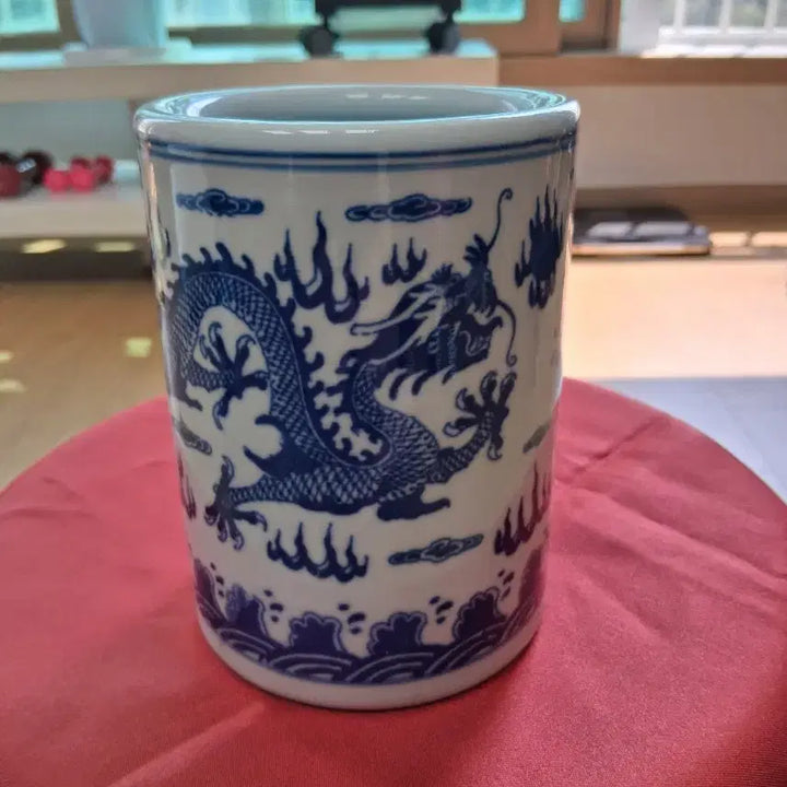 [BUNJANG] Qianlong Period White Porcelain Blue and White Cloud Dragon Motif Brush Pot / 중국 건륭년제 백자청화운룡문필통 입니다