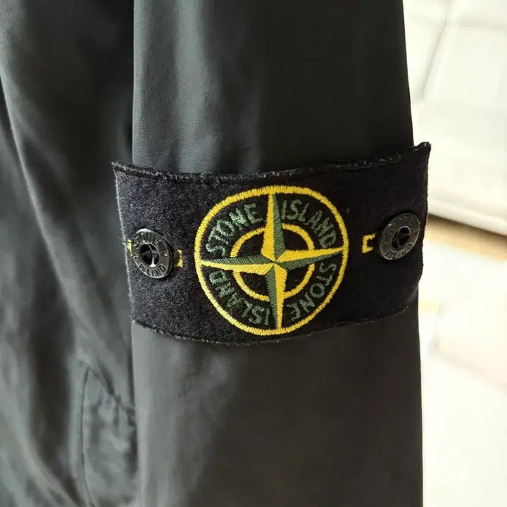[BUNJANG] Stone Island Microfiber Hooded Bomber Jacket / 스톤아일랜드 마이크로랩스 후드 봄버 자켓