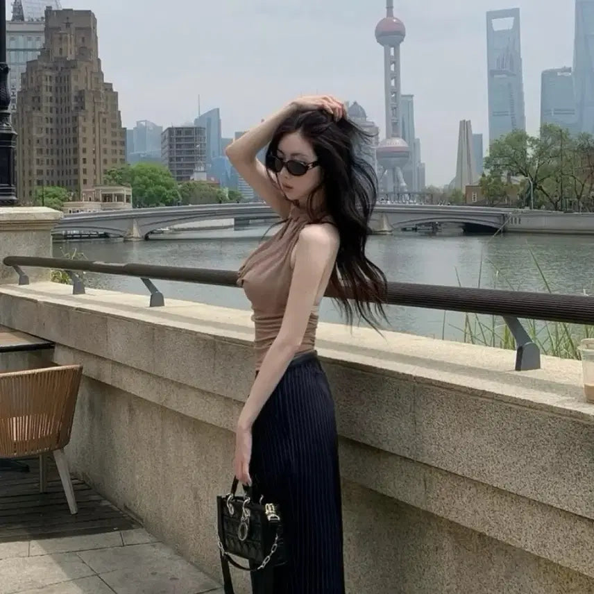 [BUNJANG] Lemoment Beige Halterneck Top / [르모멘트] 베이지 홀터넥