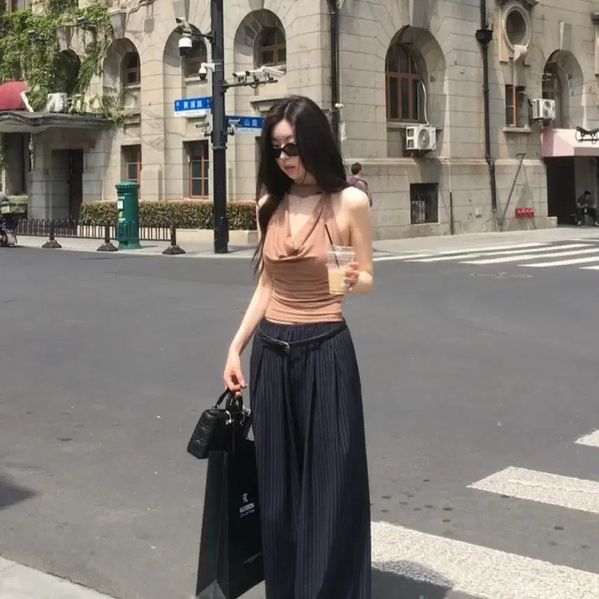 [BUNJANG] Lemoment Beige Halterneck Top / [르모멘트] 베이지 홀터넥