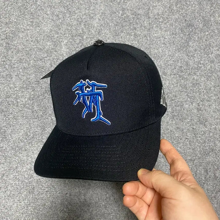 [BUNJANG] KTHLA Kill The Hype Los Angeles Blue Embroidered Black Snapback Cap / KTHLA Kill The Hype LA 블루 엠브로이드 블랙 스냅백 캡