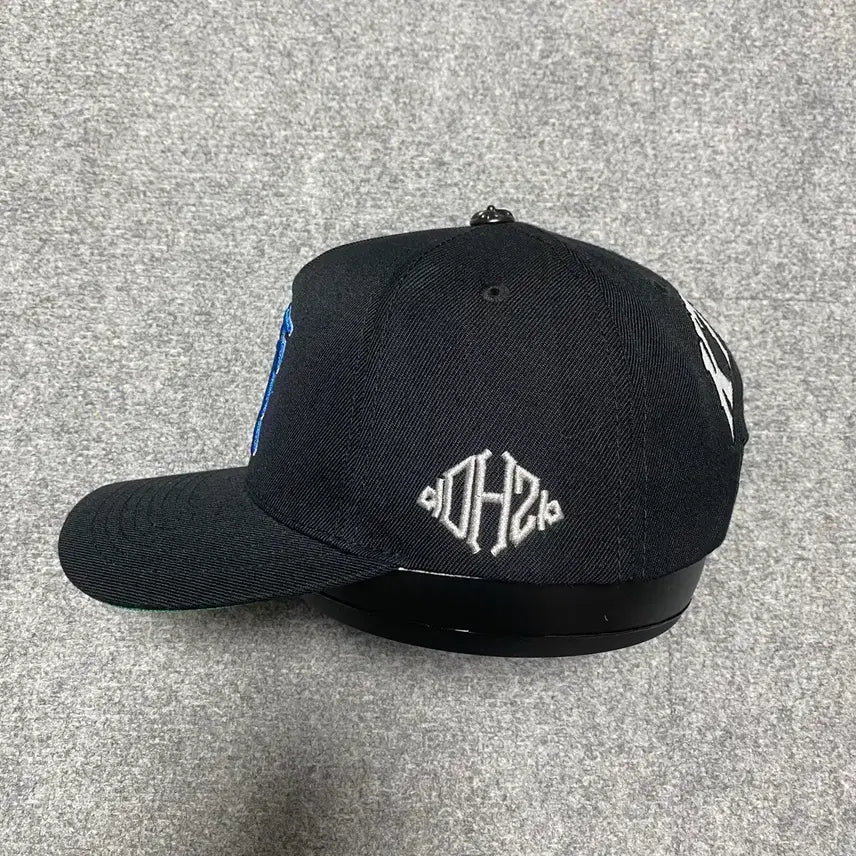 [BUNJANG] KTHLA Kill The Hype Los Angeles Blue Embroidered Black Snapback Cap / KTHLA Kill The Hype LA 블루 엠브로이드 블랙 스냅백 캡