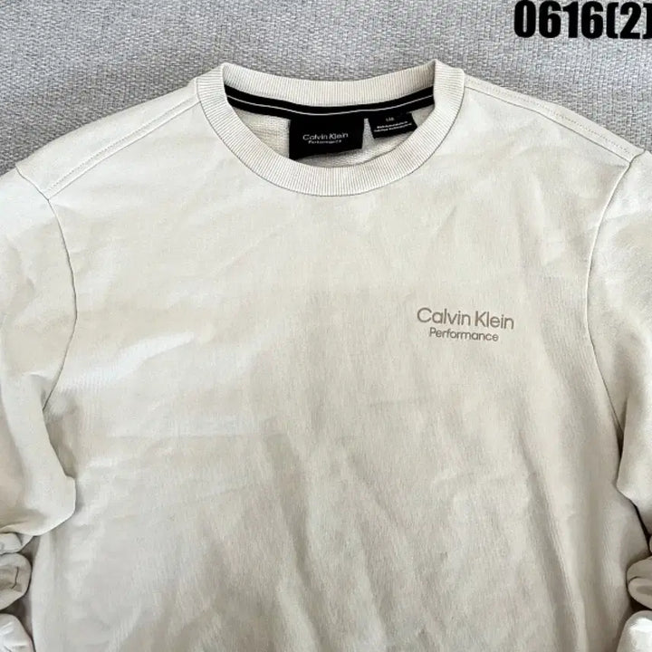 [BUNJANG] Calvin Klein Performance Crewneck Sweatshirt Beige L / 캘빈클라인 퍼포먼스 맨투맨 L 0616