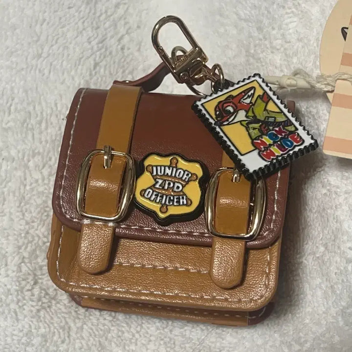 [BUNJANG] Zootopia Nick &amp; Judy Leather Airpods Case / 주토피아 닉 주디 에어팟 케이스 디즈니 미니소 가죽