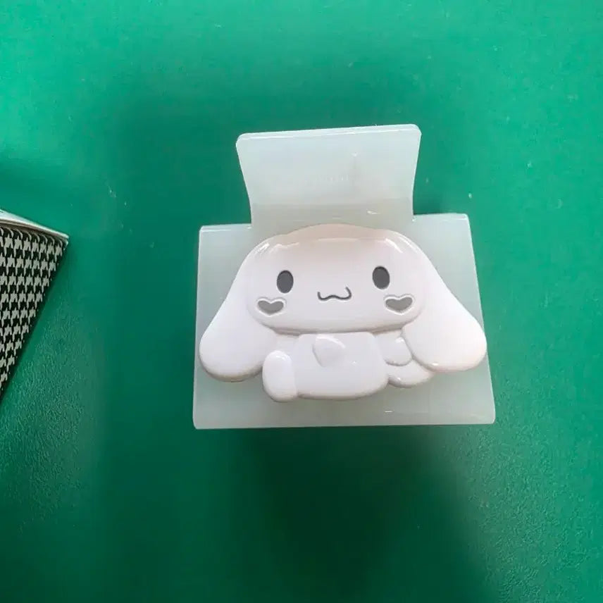 [BUNJANG] Sanrio Monotone Series Cinnamoroll Hair Clip / 산리오 모노톤 시리즈 시나모롤 헤어집게핀(*배송비포함*)