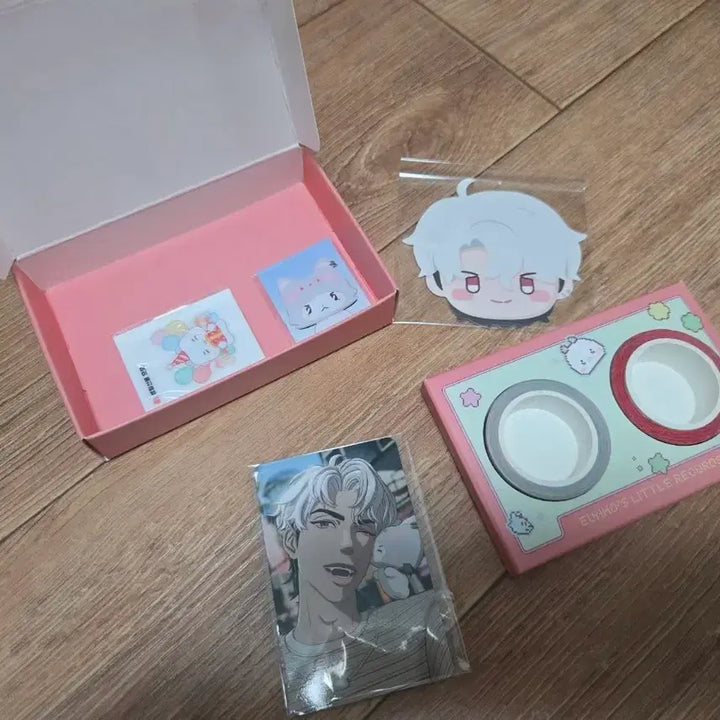 [BUNJANG] Pleiades Birthday Cake Box + Birthday Kit 24/25 &amp; Medihill Mmo Keyring Bundle Set / 플레이브 십카페 생일 케이크 박스 + 생일키드 24/25, 므모 키링