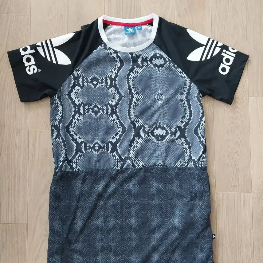 [BUNJANG] Adidas Vampi Long Pocket T-Shirt / xx 아디다스 뱀피 티셔츠 롱포켓 티셔츠스판 90