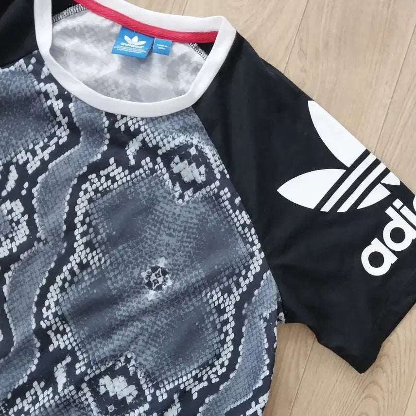 [BUNJANG] Adidas Vampi Long Pocket T-Shirt / xx 아디다스 뱀피 티셔츠 롱포켓 티셔츠스판 90