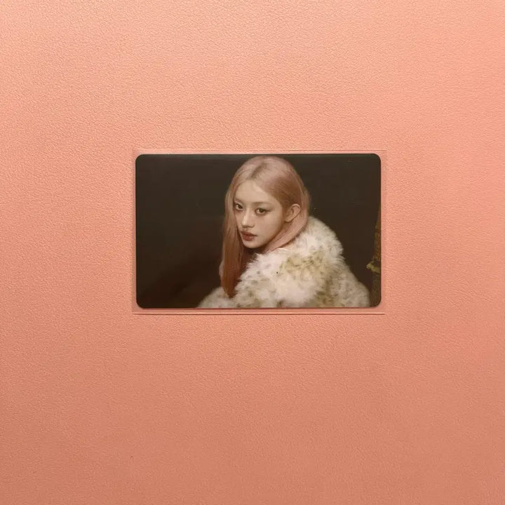[BUNJANG] ILLIT Mami Lapin Atapai HMV POB Minju Photocard / 아일릿 MAMIHLAPINATAPAI HMV 특전 민주 포카