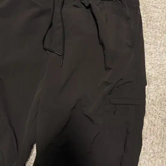 [BUNJANG] Uniqlo Nylon Jogger Pants / 유니클로 나일론 바지