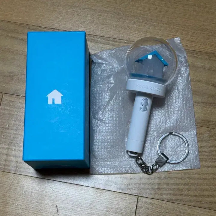 [BUNJANG] BOYNEXTDOOR Official Lightstick Keyring / 보넥도 응원봉 키링 양도