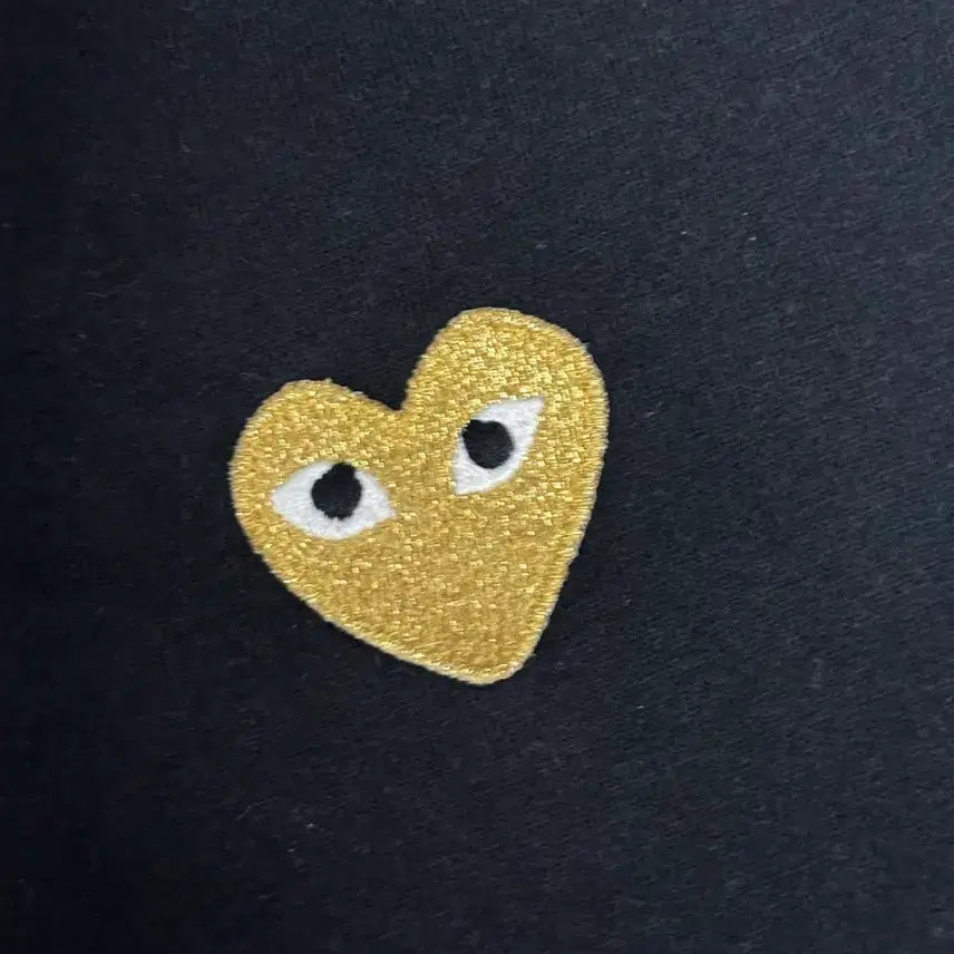 [BUNJANG] Comme des Garçons PLAY Black Gold Heart T-shirt / 꼼데가르송 플레이 반팔티 블랙 골드 하트s