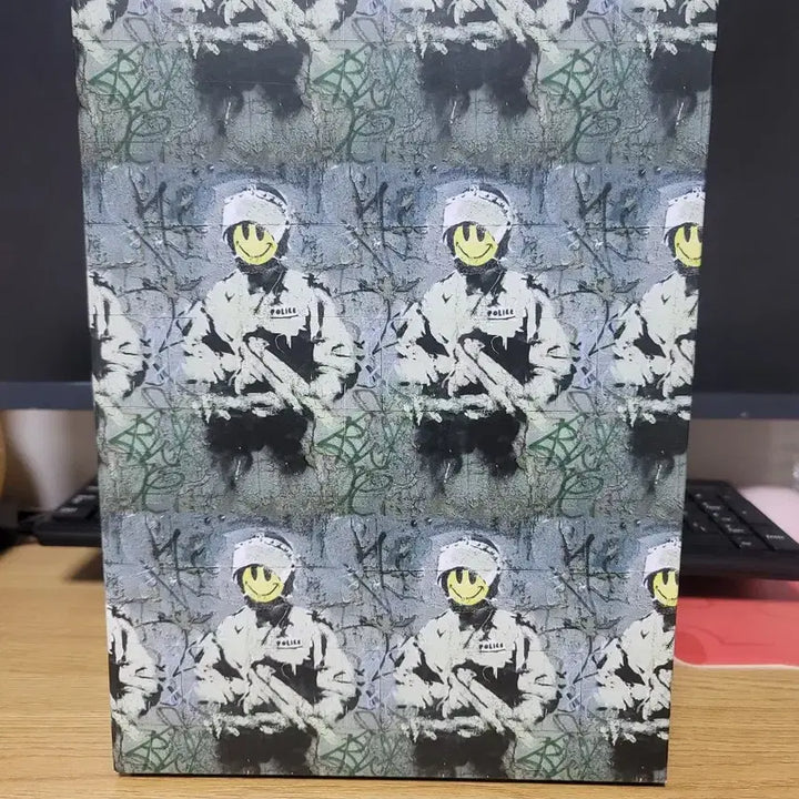 [BUNJANG] Bearbrick Riot Cop 400% &amp; 100% Set / 베어브릭 riot cop 400% &amp; 100% 세트