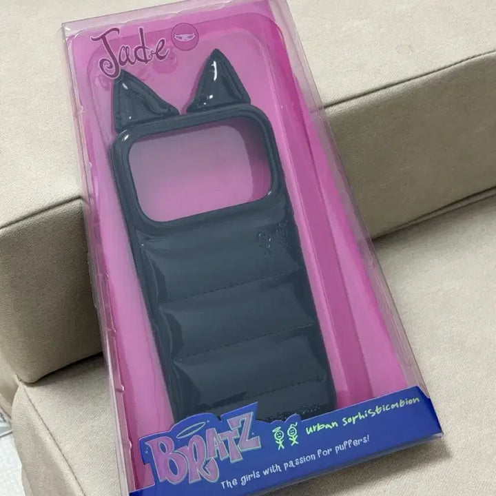 [BUNJANG] Urban Sophistication Bratz Collaboration iPhone 17 Pro Case / (아이폰17프로) 어반소피스티케이션 케이스 팝니다