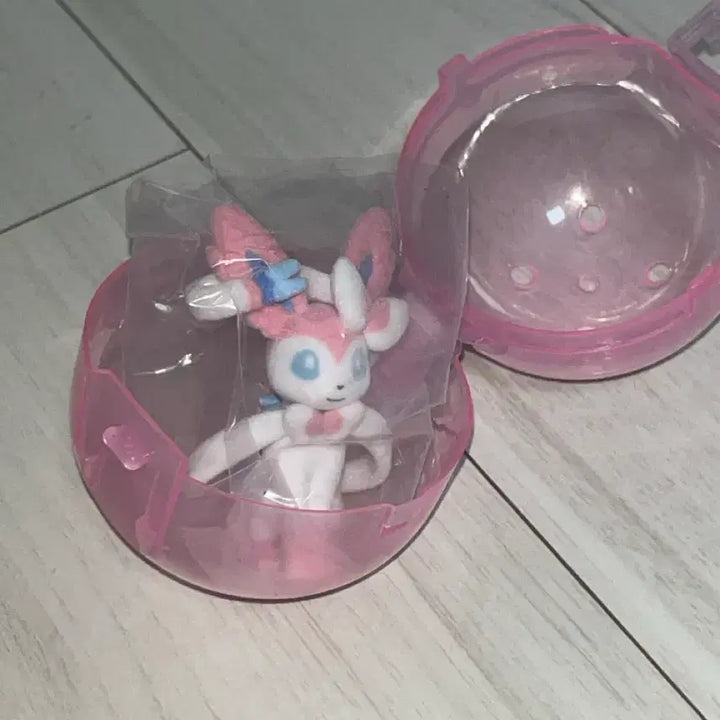[BUNJANG] Pokemon Sylveon Fluffy Figure / 포켓몬스터 님피아 가챠 플로키 피규어