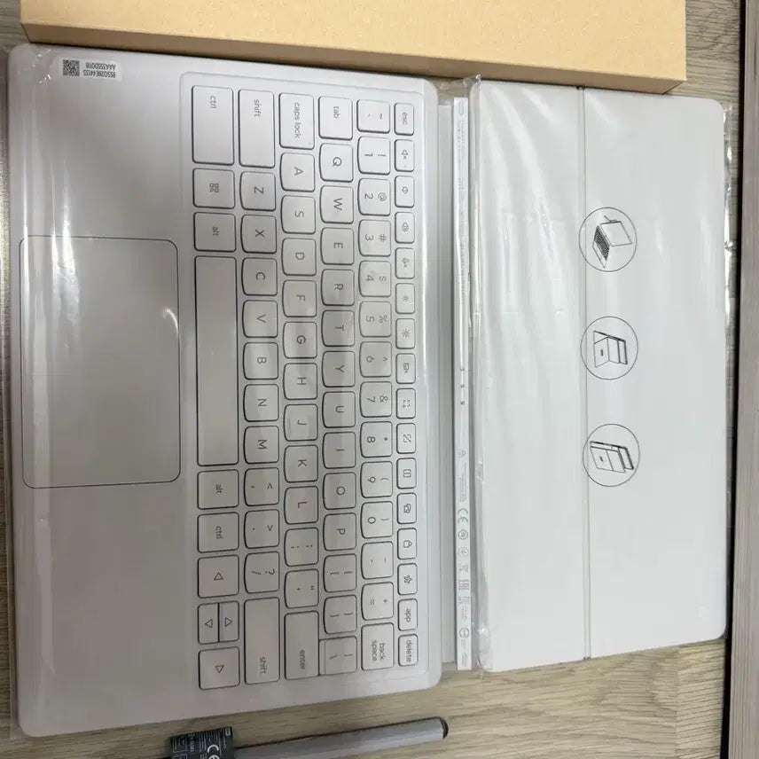 [BUNJANG] Yoga Pad Pro Genuine Keyboard Case &amp; Pen (White) / 요가패드프로 정품 키보드 케이스, 정품 펜 개봉 미사용 판매합니다
