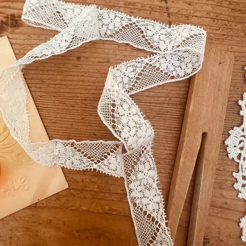 [BUNJANG] Vintage Lace White Floral Hair Clip Set / 빈티지 레이스  화이트 꽃잎+우드함께
