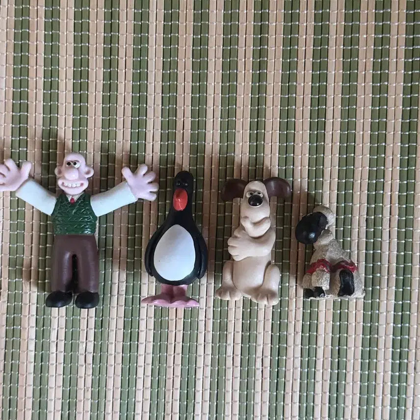 [BUNJANG] Wallace &amp; Gromit Gromit Figure Bundle Set / [월레스와 그로밋] 그로밋 피규어 일괄