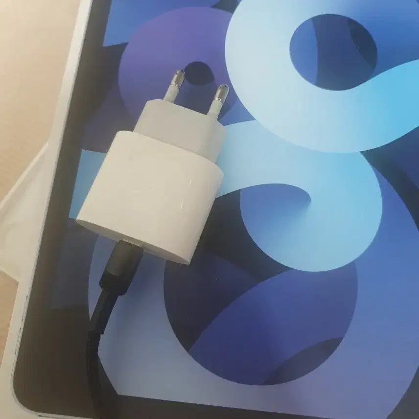 [BUNJANG] Apple iPad Air 4th Gen (Sky Blue, 64GB) + Apple Pencil 2nd Gen Bundle / 아이패드 에어4 풀박스 + 애플펜슬 2세대