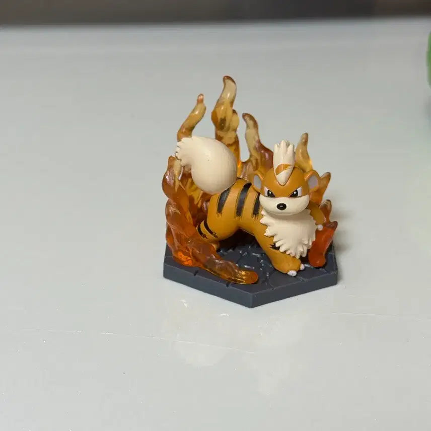 [BUNJANG] Pokemon Gardie Diorama Gacha Figure / 포켓몬 디오라마 가디 가챠 피규어