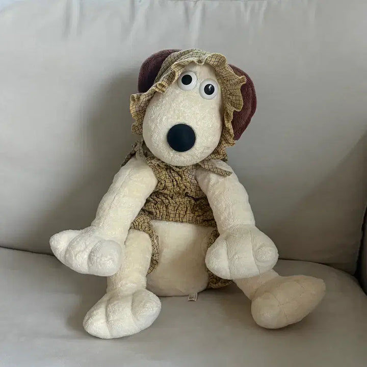 [BUNJANG] Wallace &amp; Gromit Gromit Sofa Armrest Plush / [월레스와 그로밋] 고전 그로밋 소파 팔걸이 인형