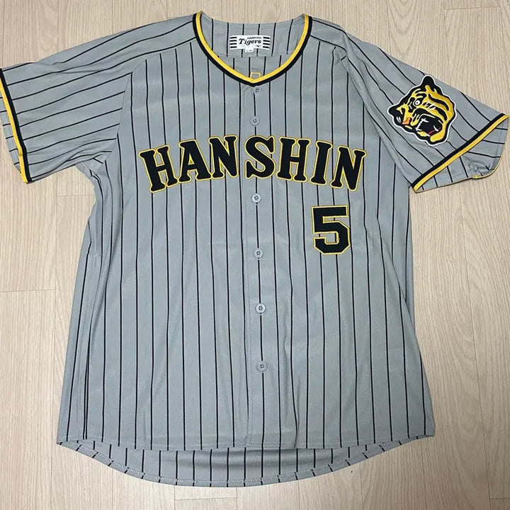 [BUNJANG] Hanshin Tigers Koji Chikamoto Away Jersey L / [L]한신타이거즈 치카모토 코지 원정 유니폼