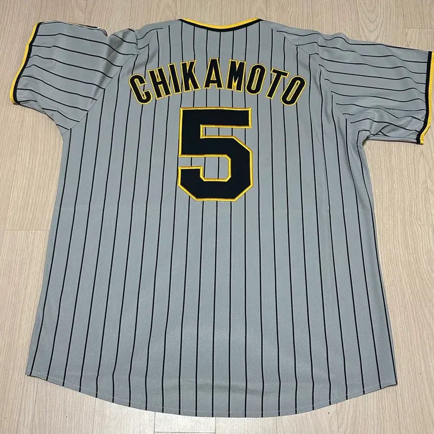 [BUNJANG] Hanshin Tigers Koji Chikamoto Away Jersey L / [L]한신타이거즈 치카모토 코지 원정 유니폼